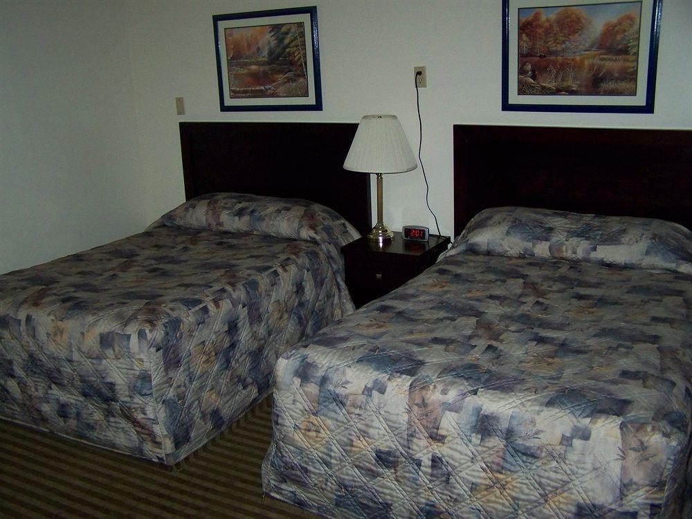 נורת' בטלפורד Battlefords Inn מראה חיצוני תמונה